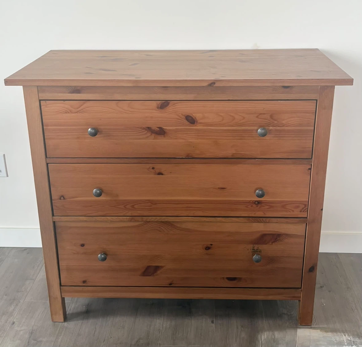 Pine 3-Drawer Dresser