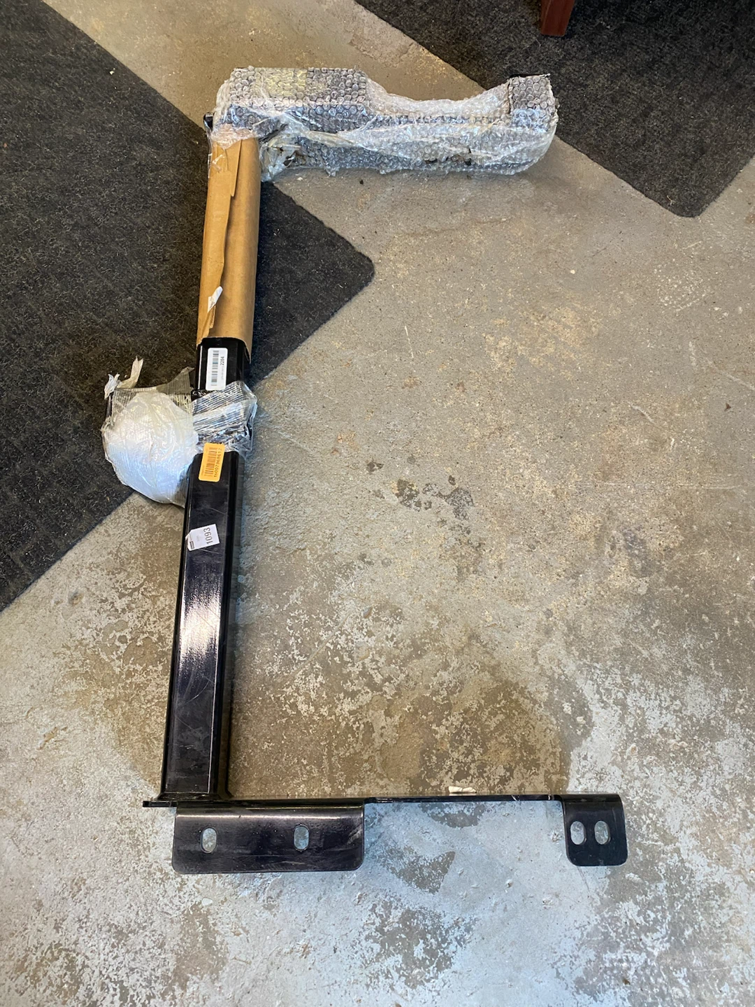 CURT 13040 Trailer Hitch fit Chevy, GMC - photo 3