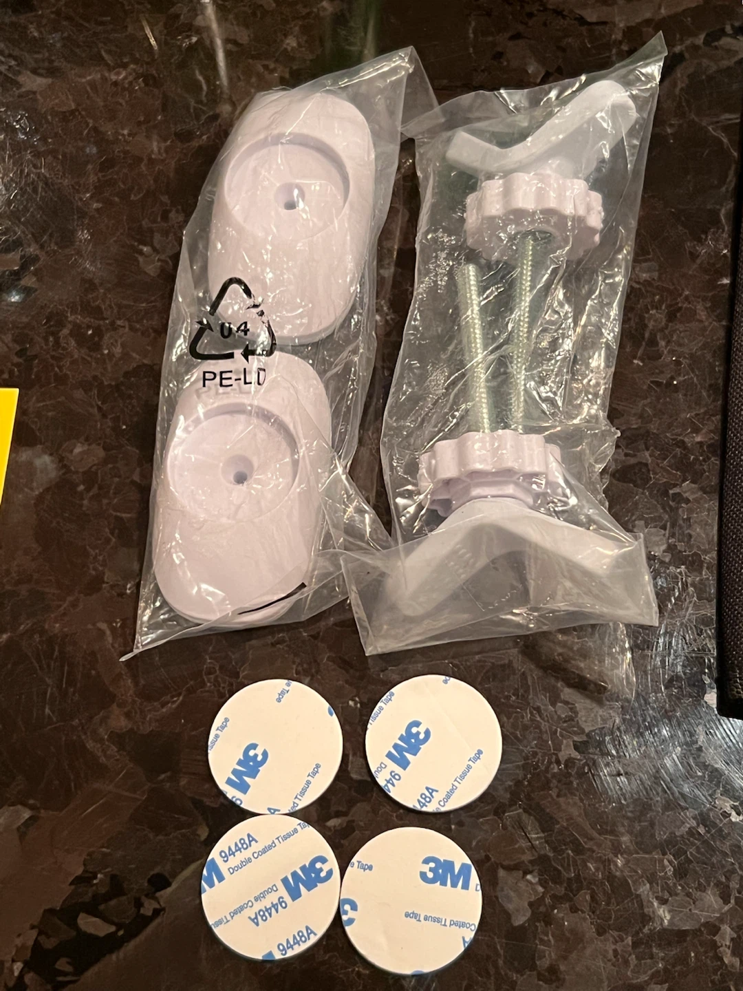 Baby/pet Gate Replacements  2White Screws,2Wall Cups,& 4-3M Pads - photo 2