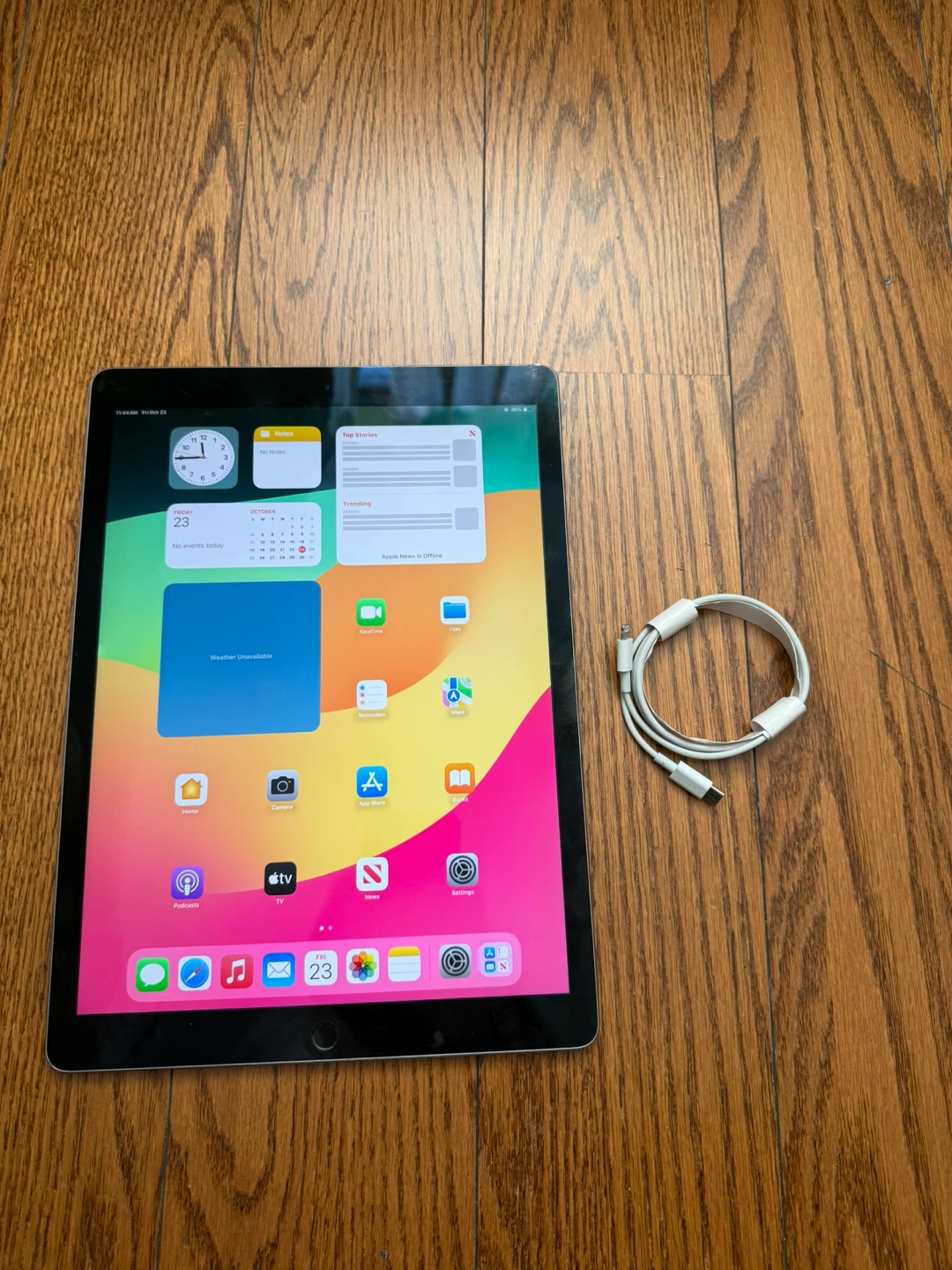 iPad Pro 12.9 inch Gen 2 64GB Fully Functional with cable