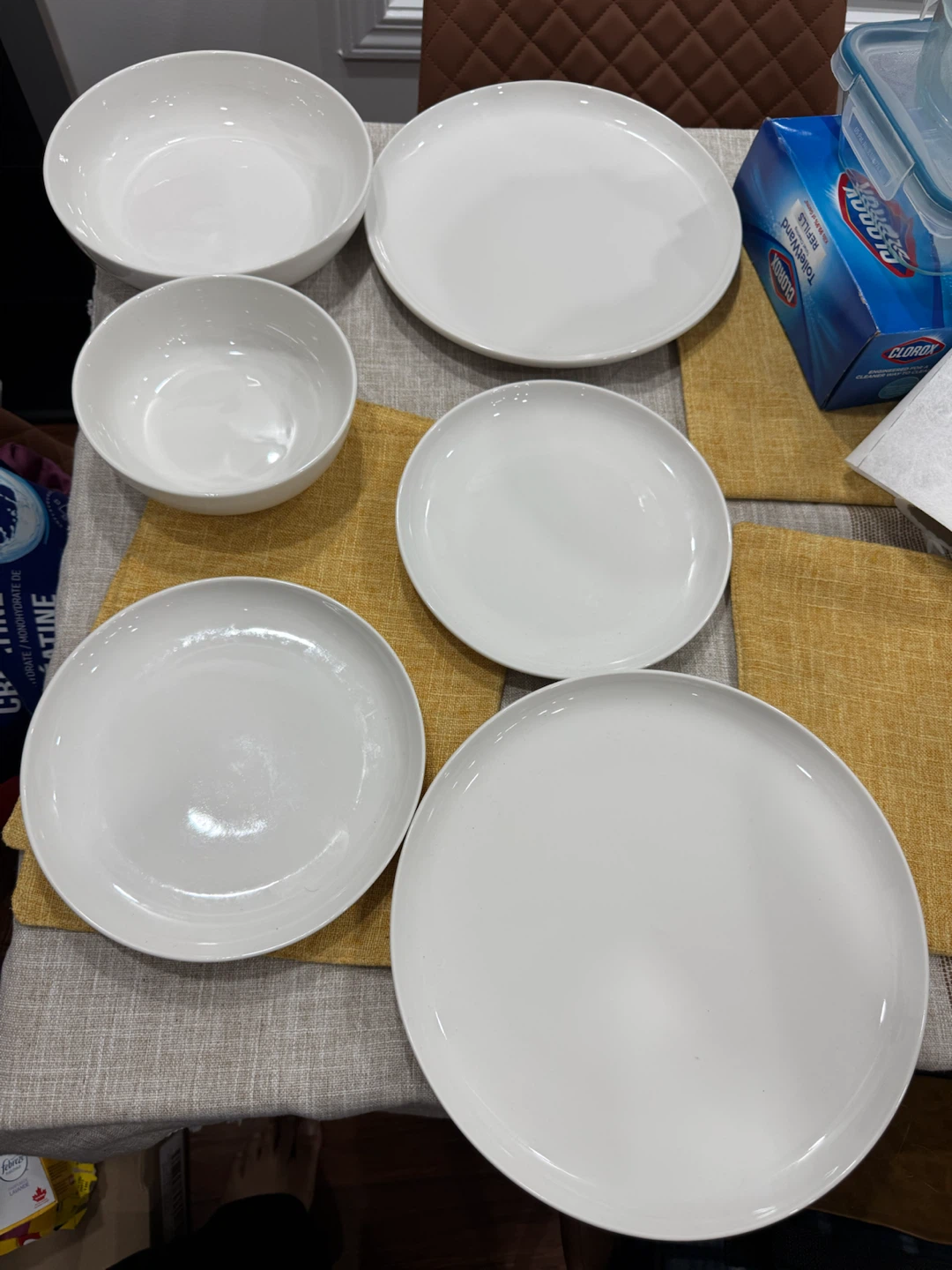 Home Inspiration by Safdie & Co Porcelain Dinnerware Set