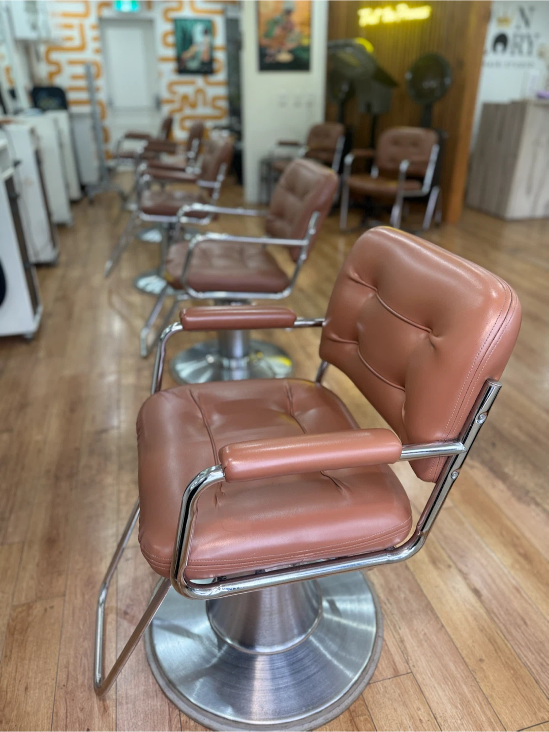 Salon Styling Chairs - photo 3
