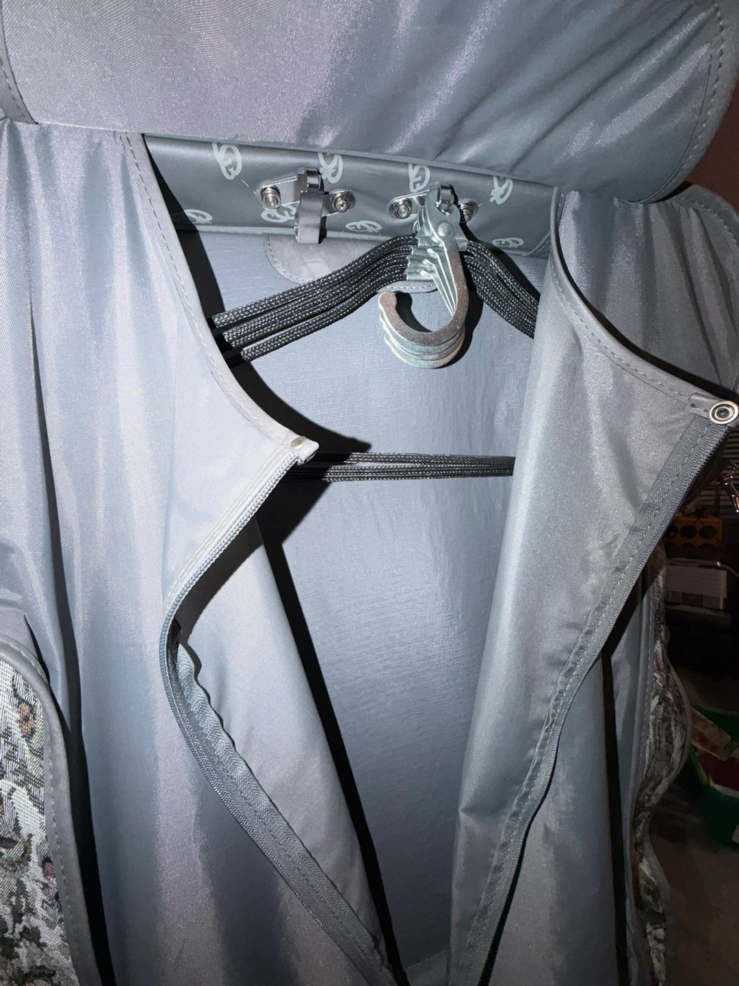 Oscar de la Renta Floral Garment Bag - photo 3