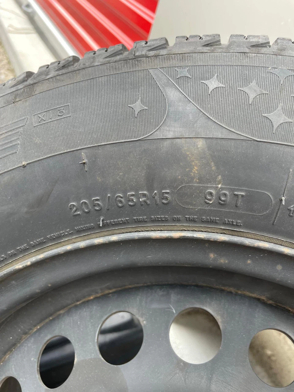 Set of 4 Michelin X-Ice Winter Tires 205/65R15