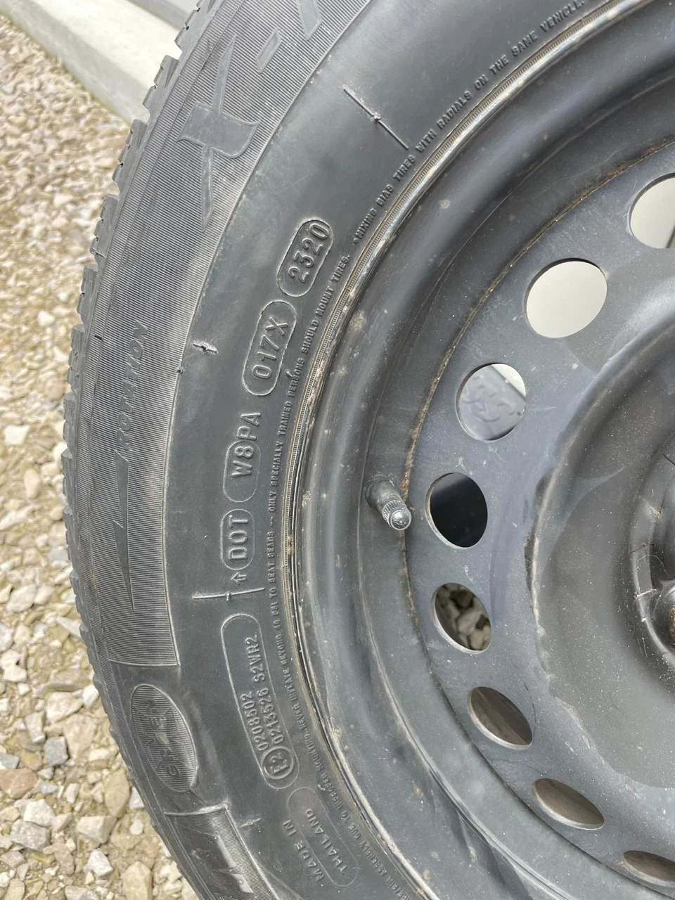 Set of 4 Michelin X-Ice Winter Tires 205/65R15 - photo 2