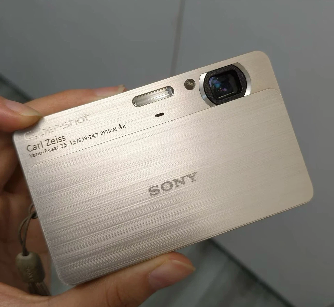 Sony Cybershot t700 - photo 2
