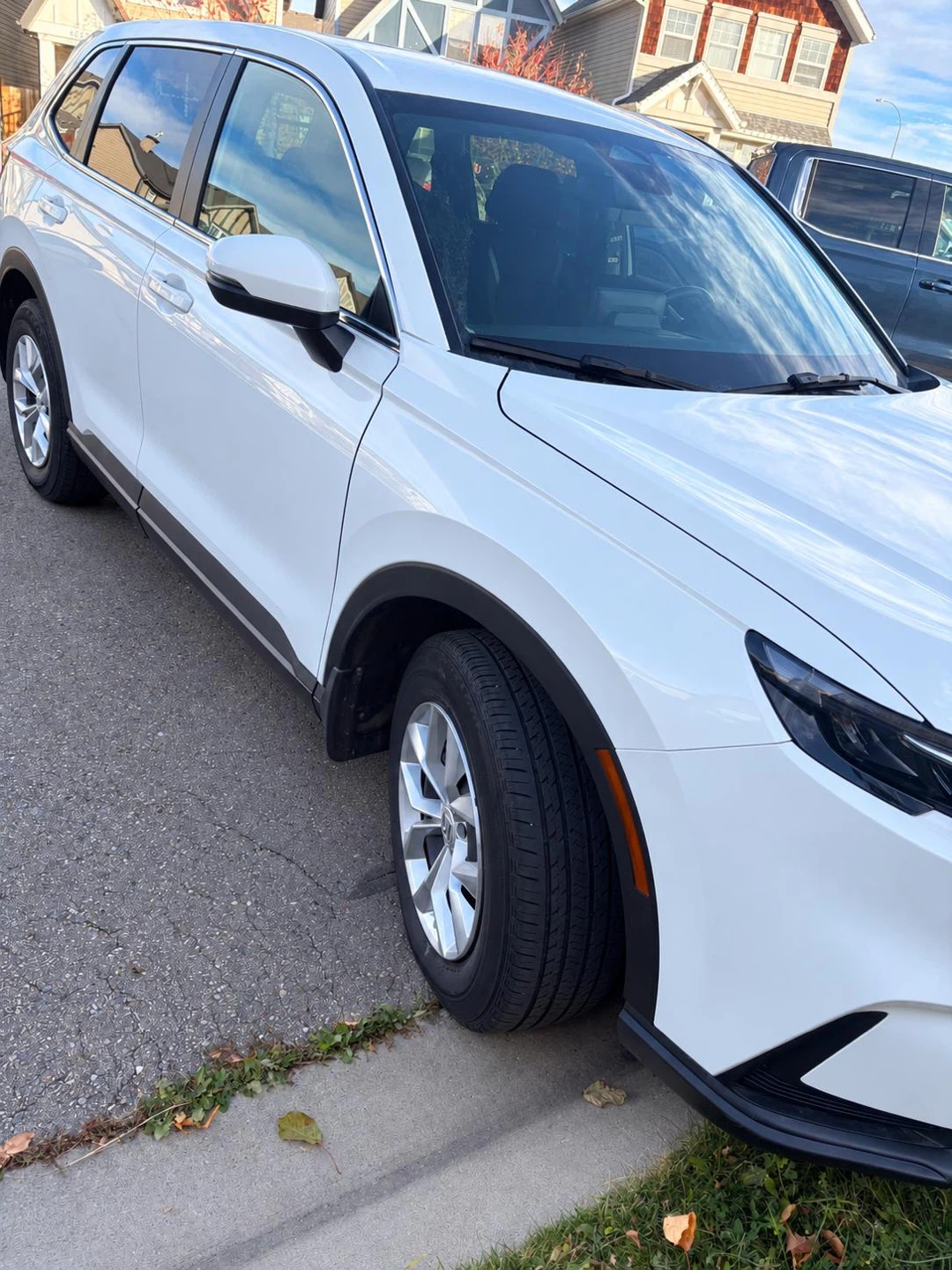 White Honda CR-V SUV - photo 2