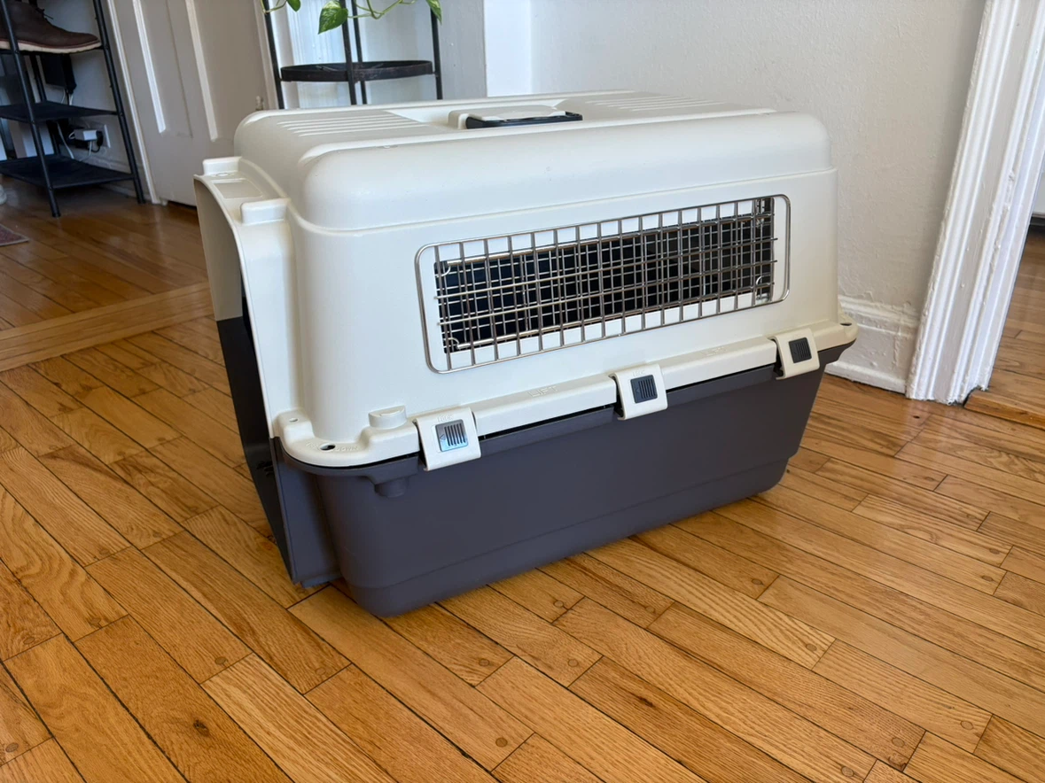 Free Pet Carrier/ Kennel