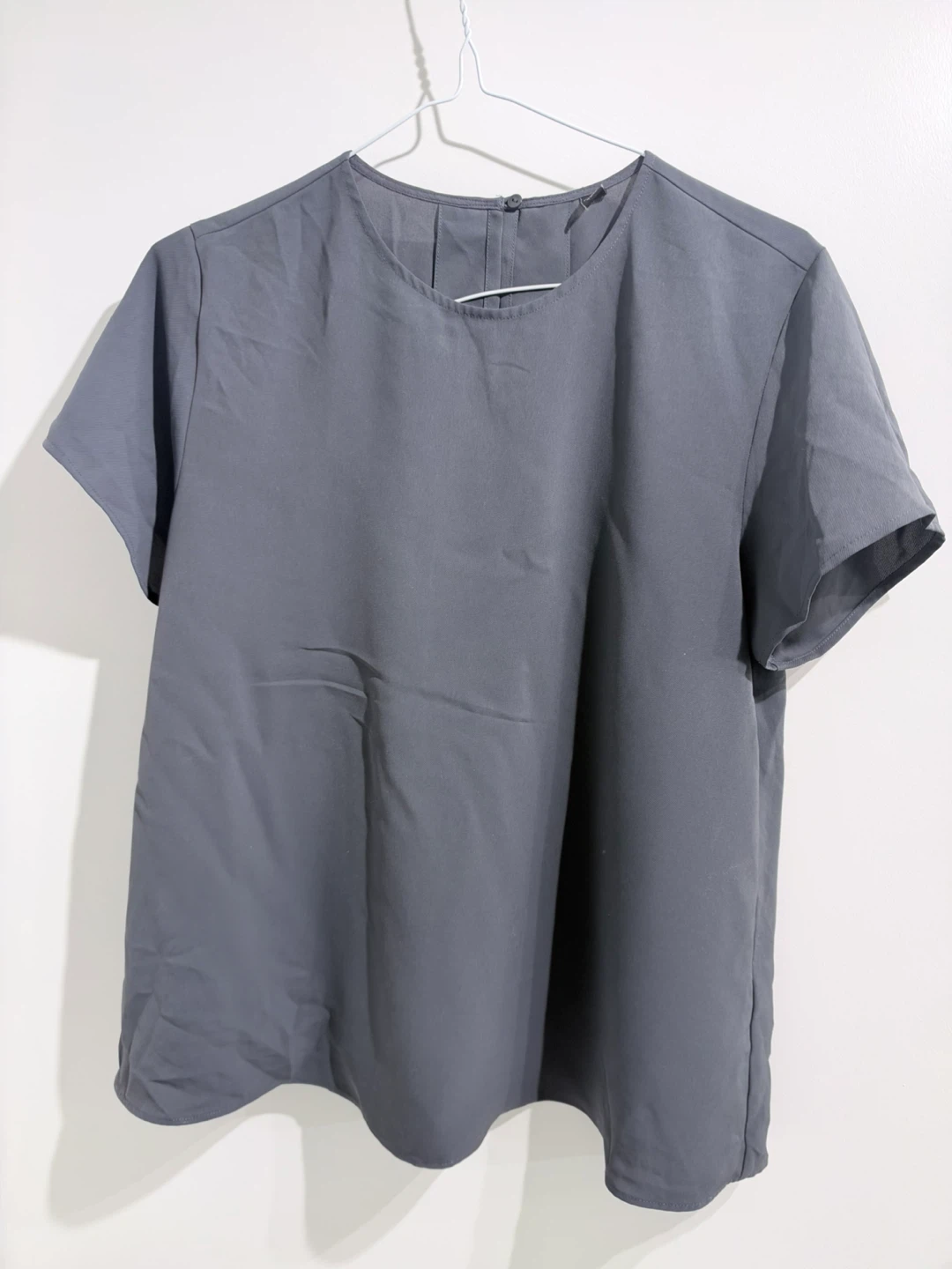 Uniqlo Grey Short-Sleeve Blouse