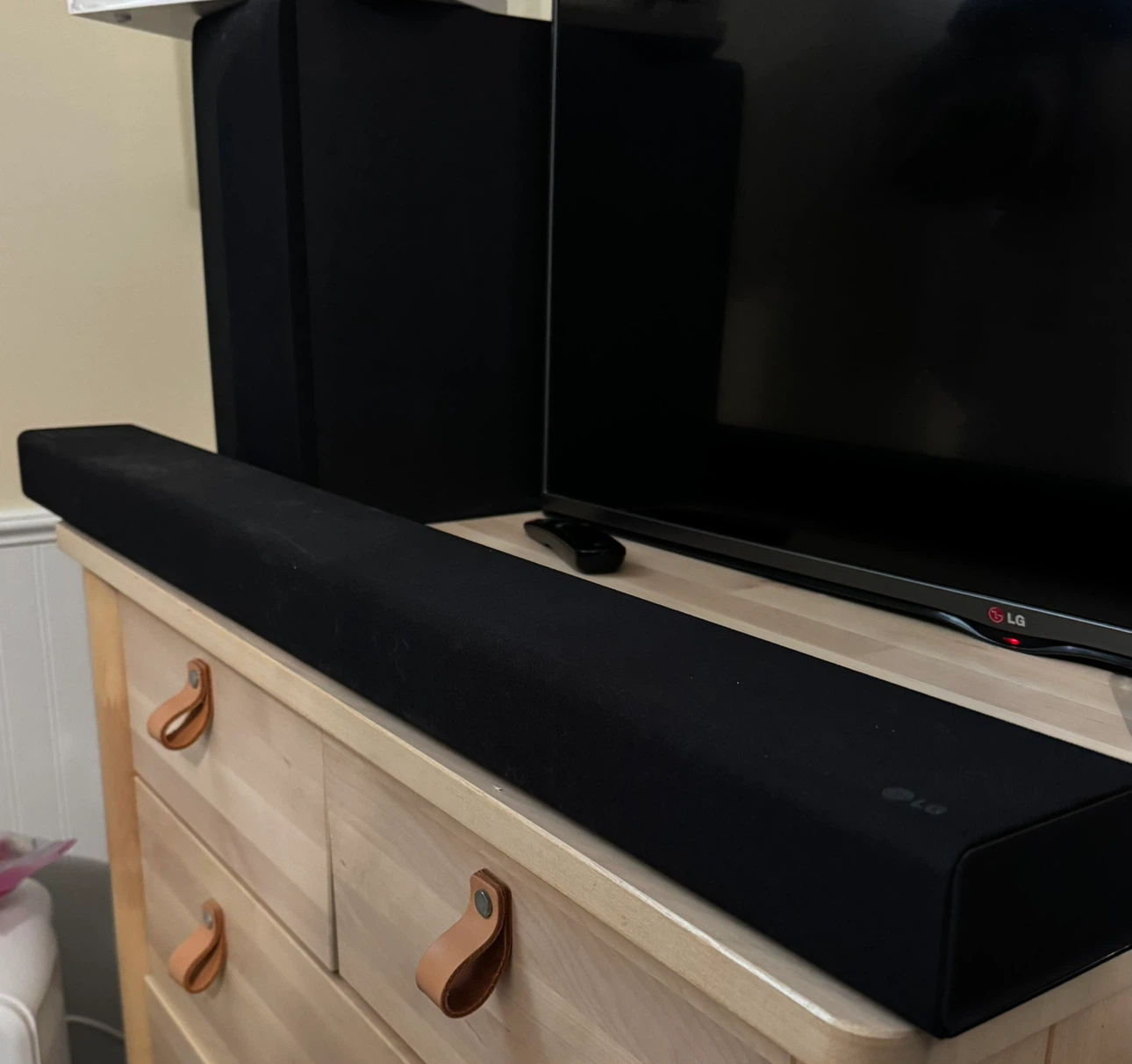 LG soundbar with subwoofer