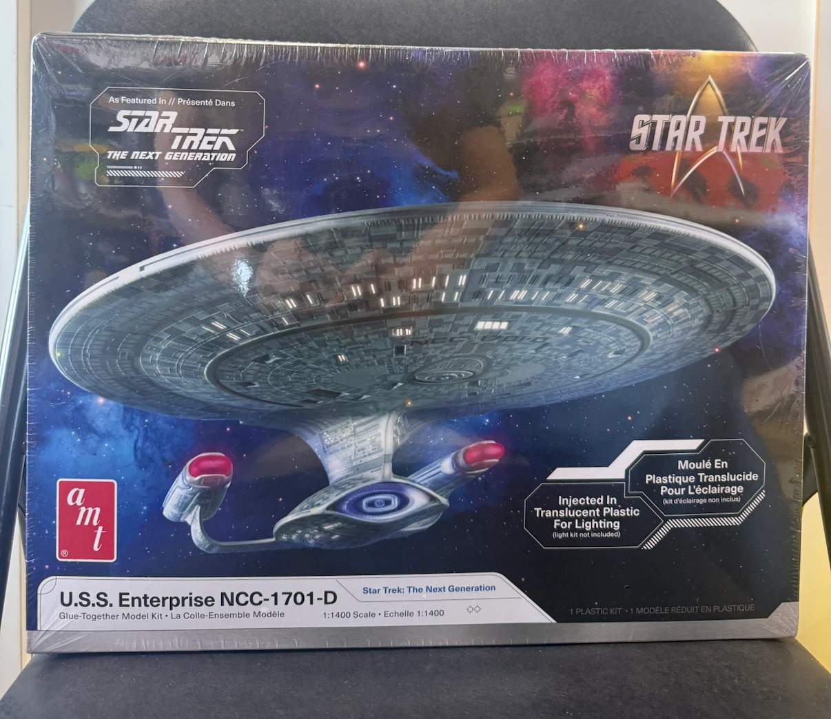 AMT Star Trek U.S.S. Enterprise NCC-1701-D Model Kit