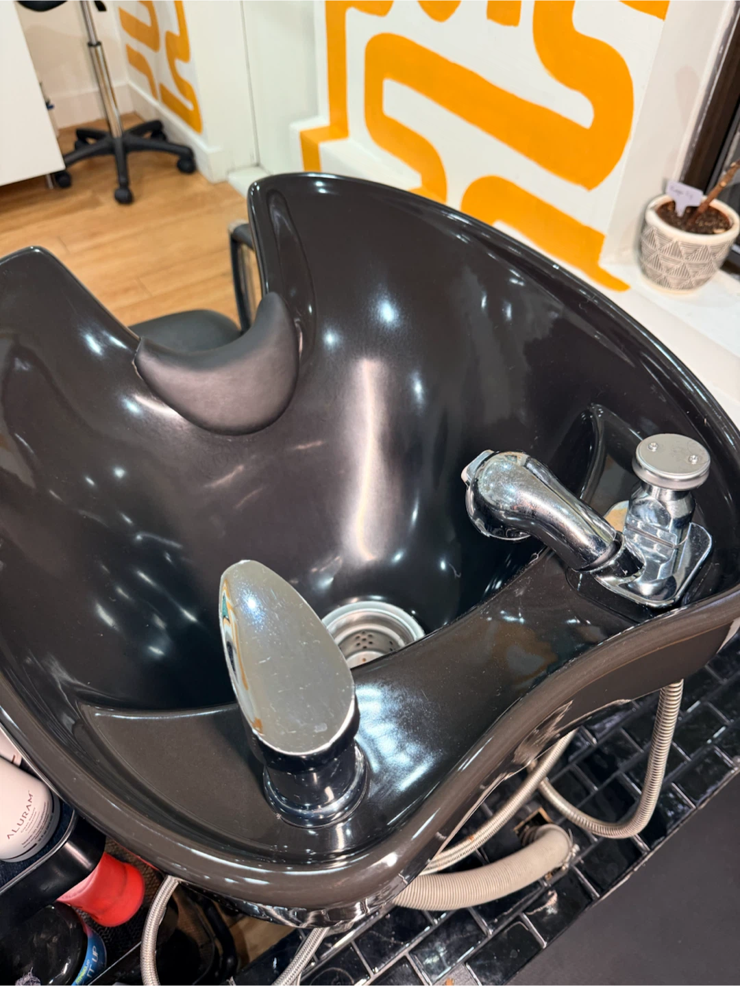 Black Salon Shampoo Station with chair - photo 3