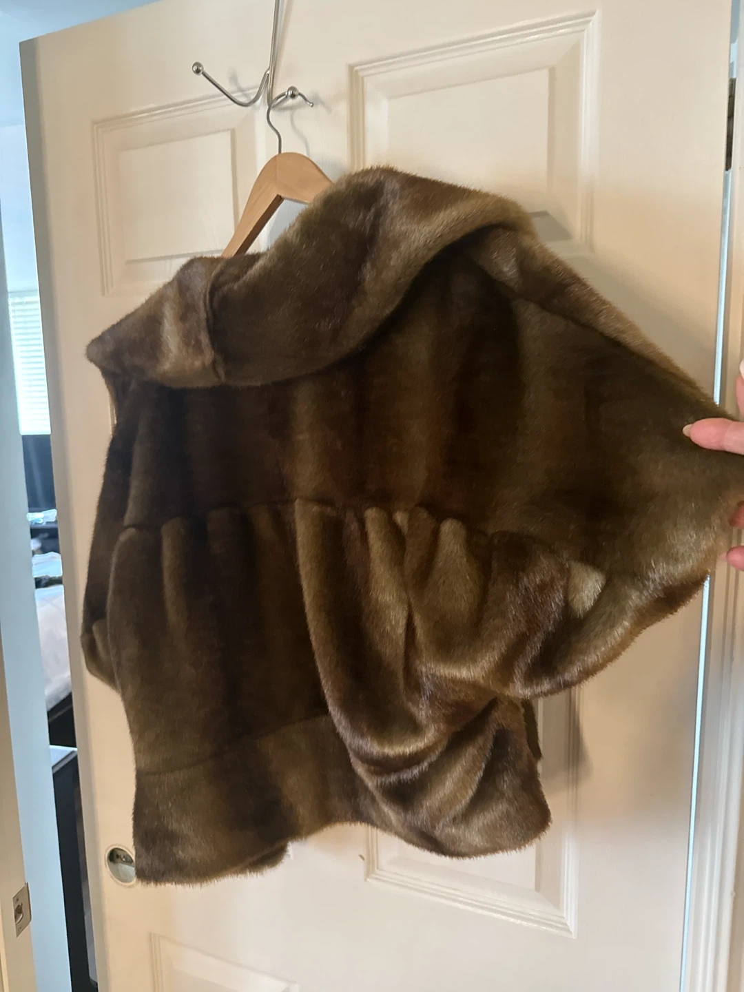 Calvin Klein Faux Fur Cape - photo 2