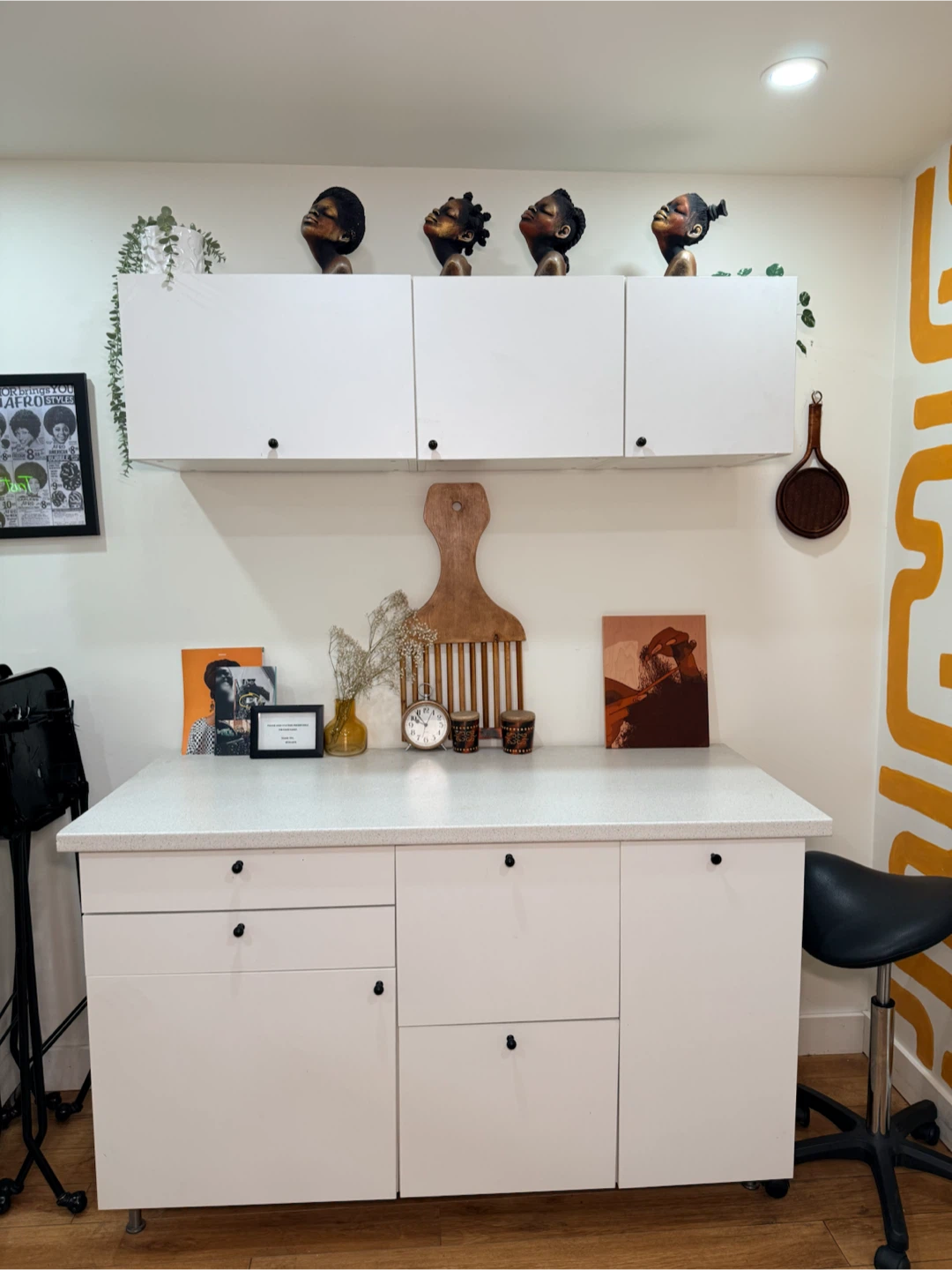 White salon storage station with drawers and cabinets - photo 2