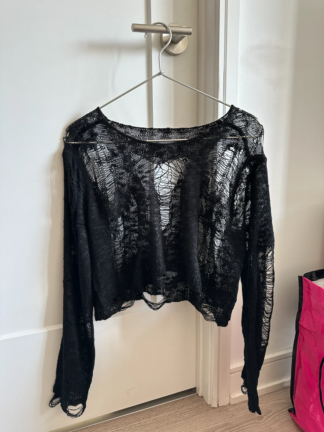 Black Distressed Knit Long-Sleeve Crop Top