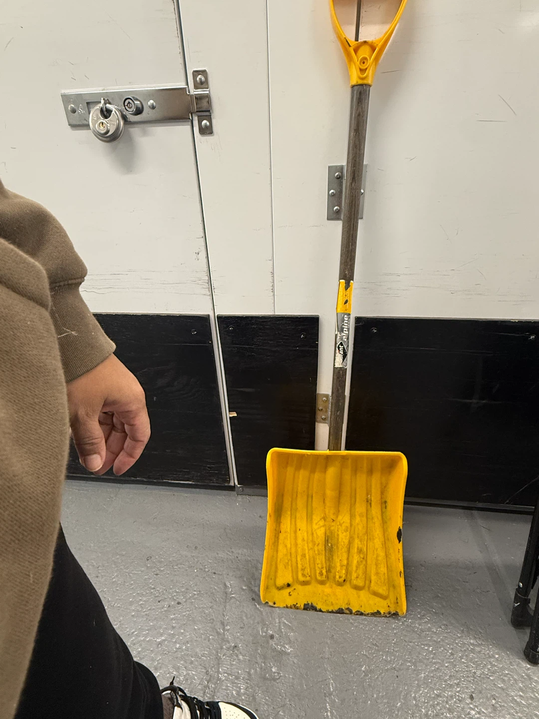 Garant Alpine Snow Shovel