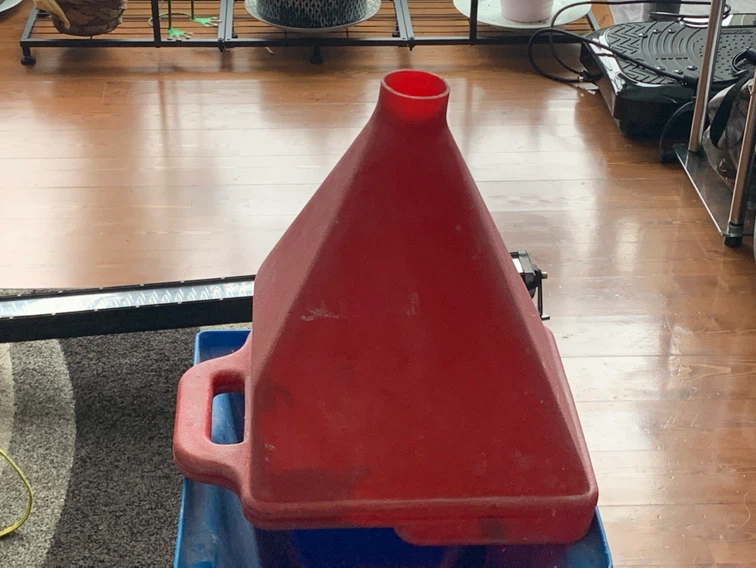 Wal-Board texture hopper