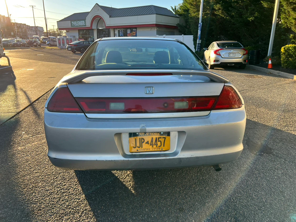 2000 Honda Accord LX. Amazing on Gas very reliable. - photo 3