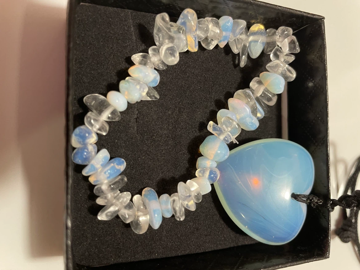 Opalite heart necklace and chip bracelet set - photo 2