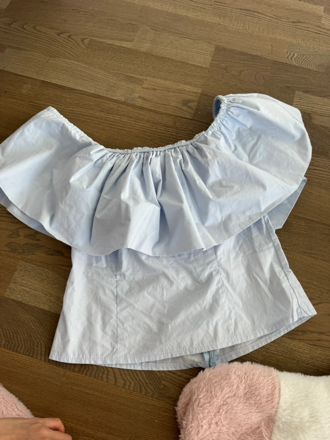 European Designer’s Light Blue Off-the-Shoulder Ruffle Top - photo 4