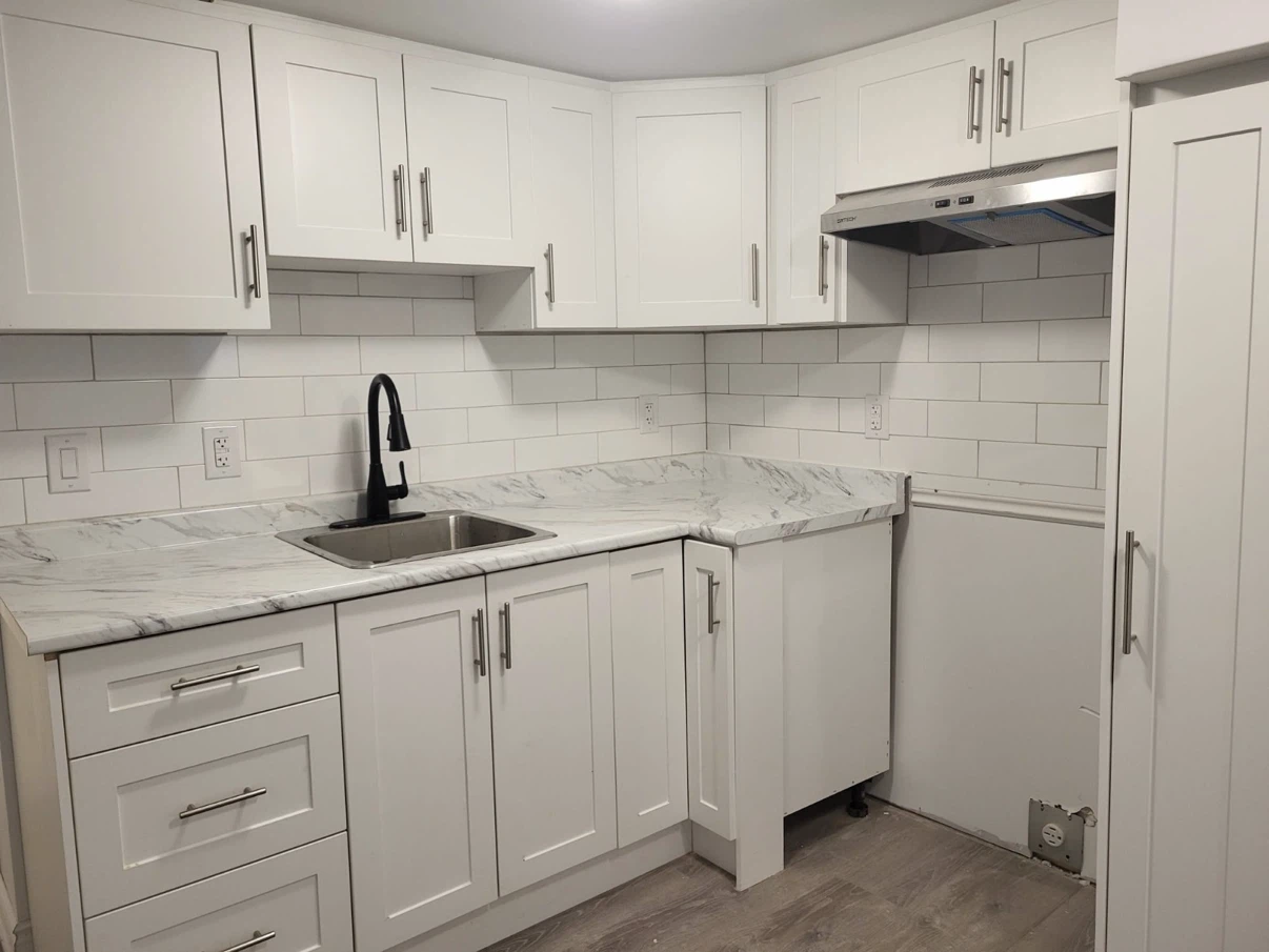 ONLY FOR DEC 26 and JAN 27 Renovated Basement Apartment Rental - photo 2