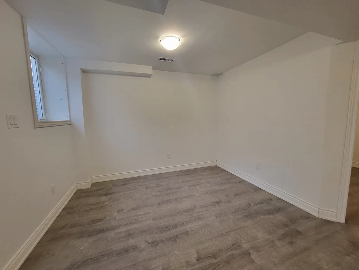 ONLY FOR DEC 26 and JAN 27 Renovated Basement Apartment Rental - photo 3