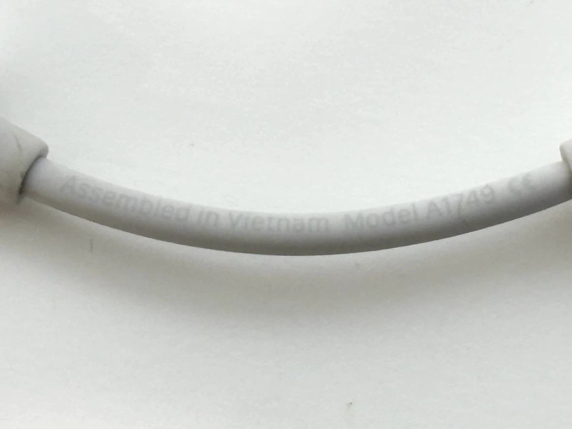 Apple Lightning to 3.5mm Headphone Jack Adapter - photo 4