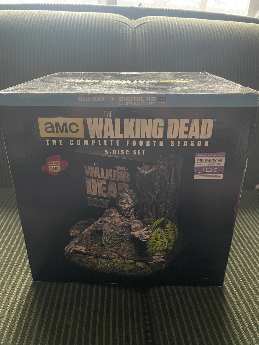 Walking dead fourth season special edition statue (minus disks)