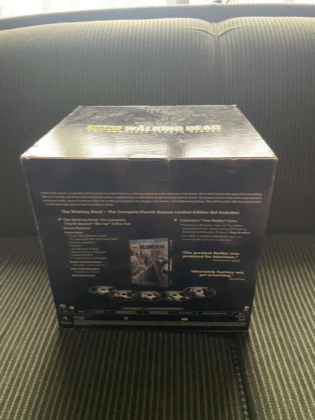 Walking dead fourth season special edition statue (minus disks) - photo 3