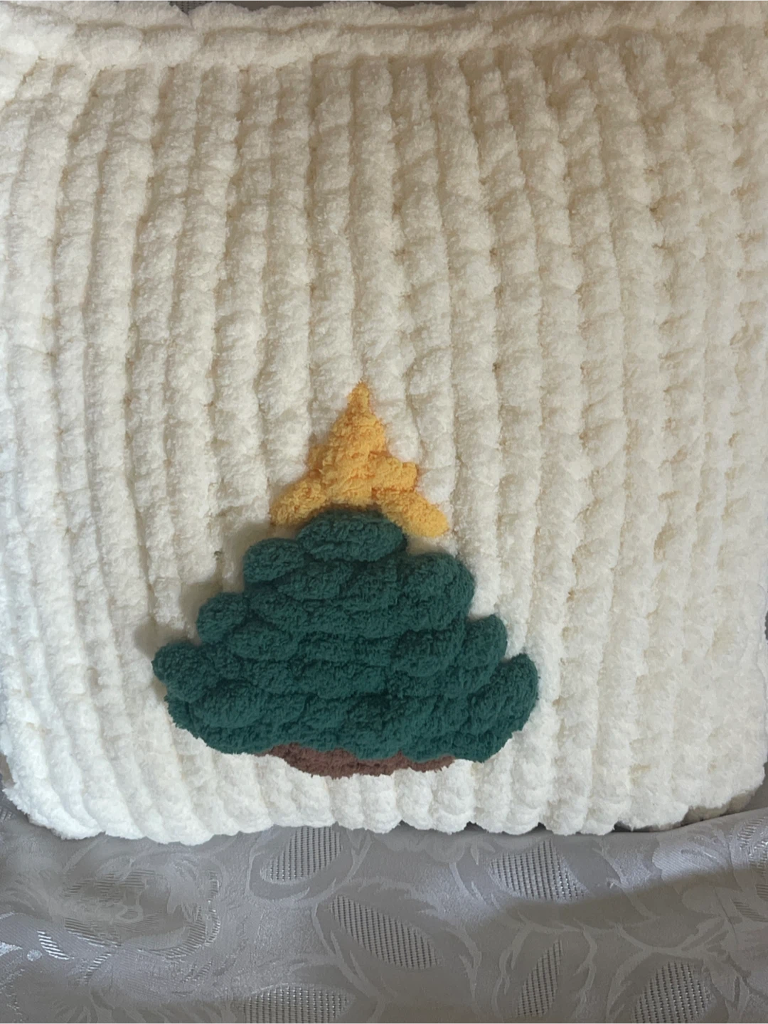 Hand-knit Christmas Tree Pillow - photo 4