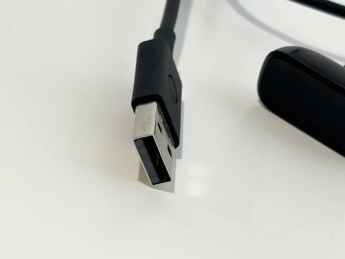 Fitbit charger cable - photo 4
