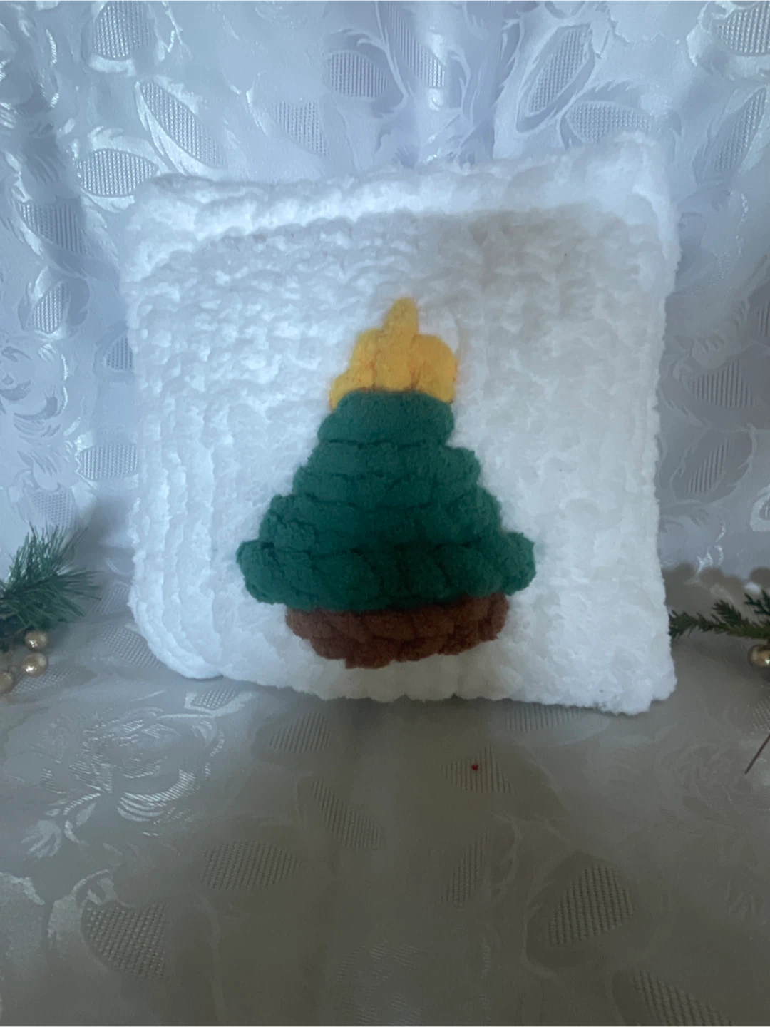 Hand-knit Christmas Tree Pillow - photo 3