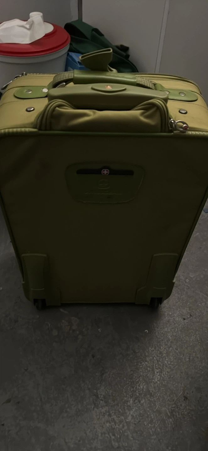 Carry on luggage - photo 5