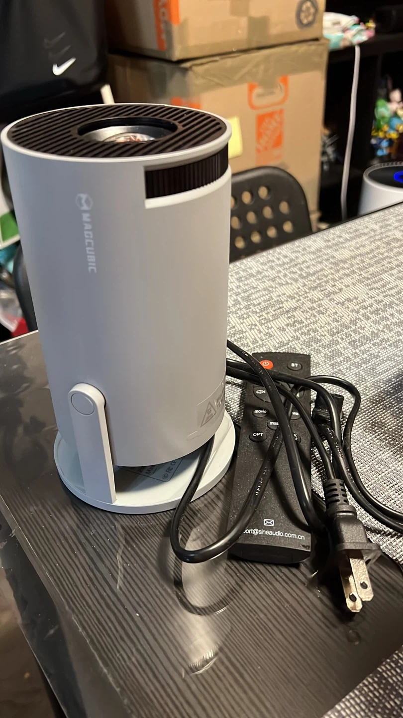 Magcubic Portable Projector
