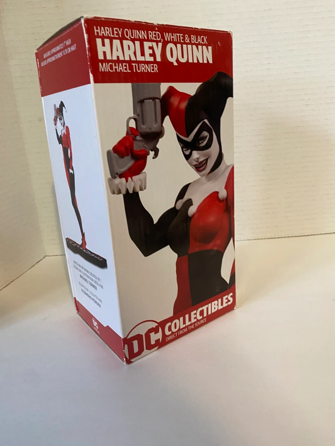 DC Collectibles Harley Quinn Red, White & Black Statue - photo 2