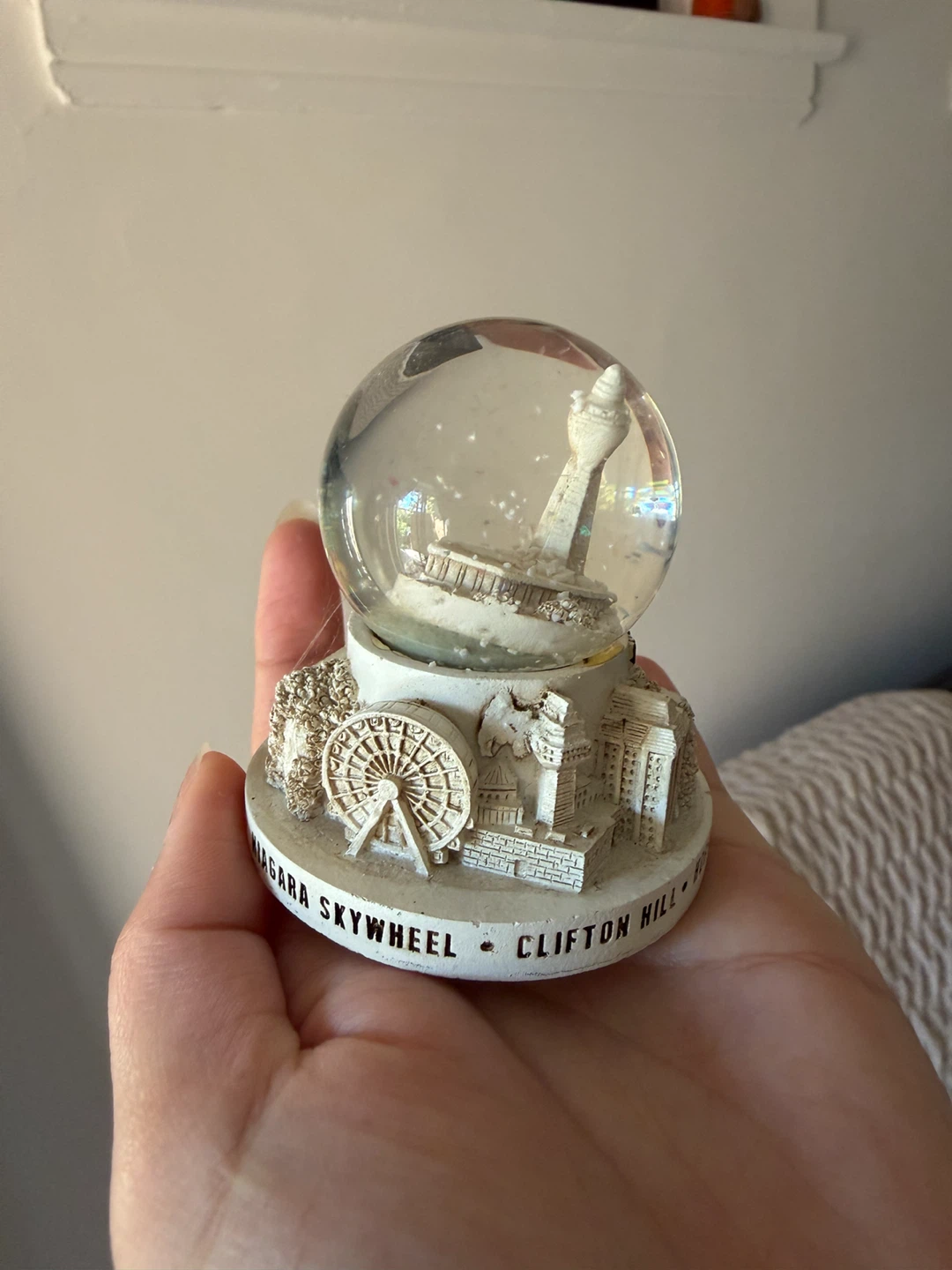 Niagara Falls Souvenir Snow Globe - photo 2