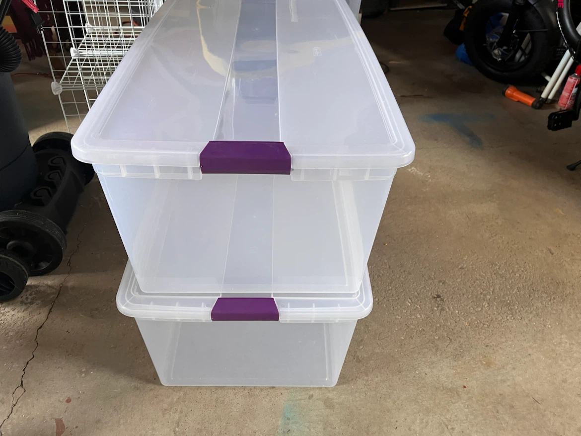 Moving totes