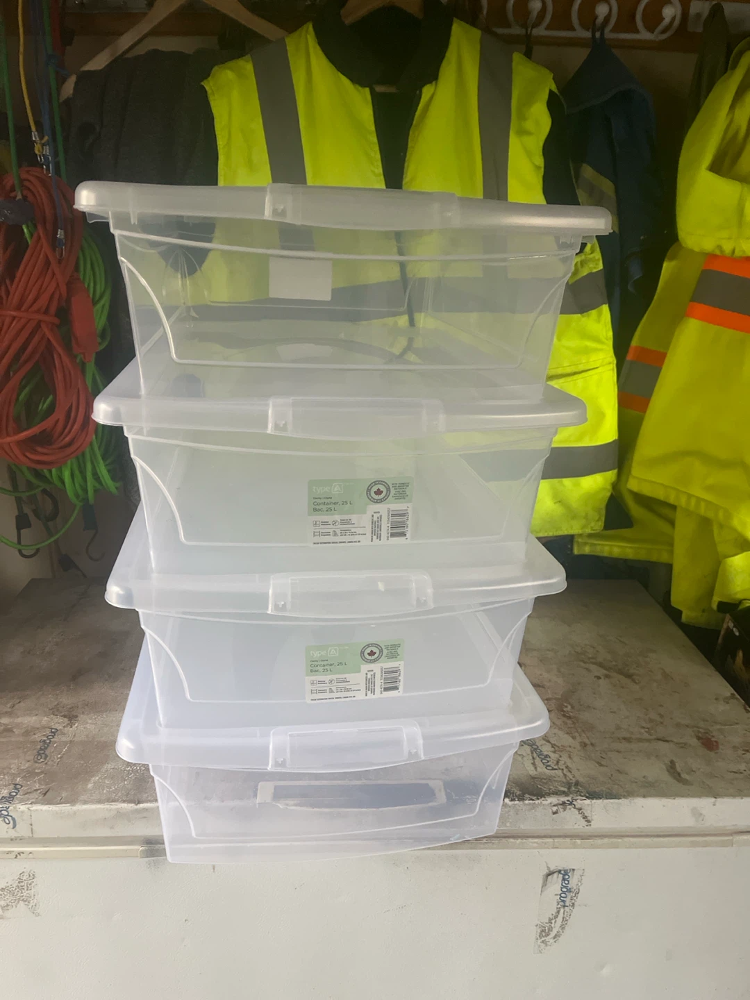 Storage totes