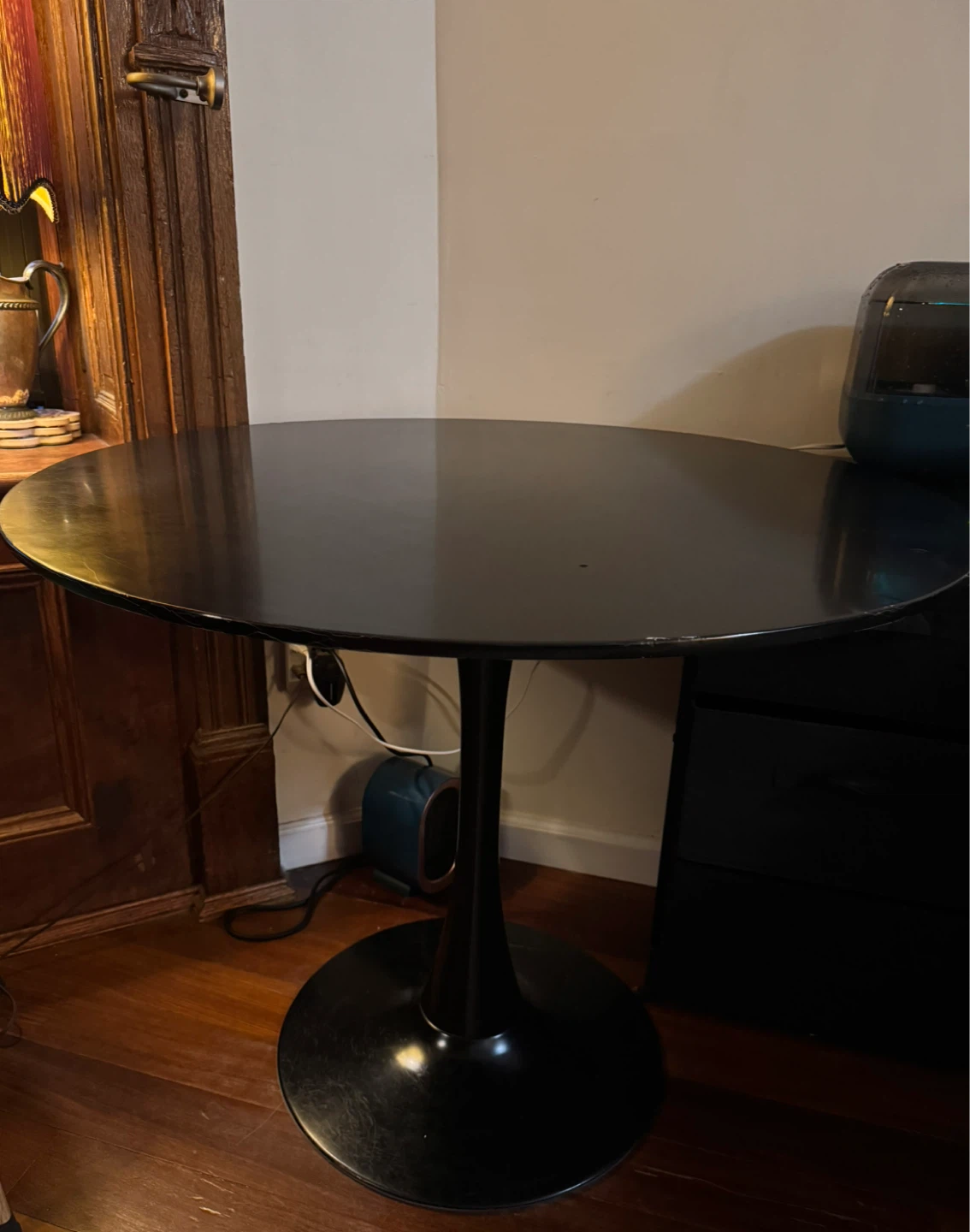 Black Tulip Round Dining Table’35