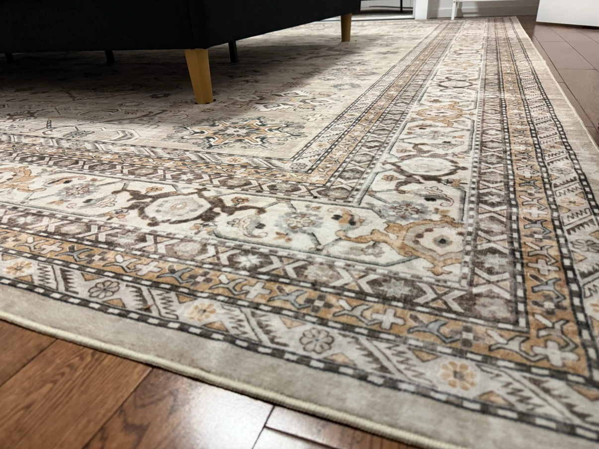 Large Traditional Style Area Rug - photo 2
