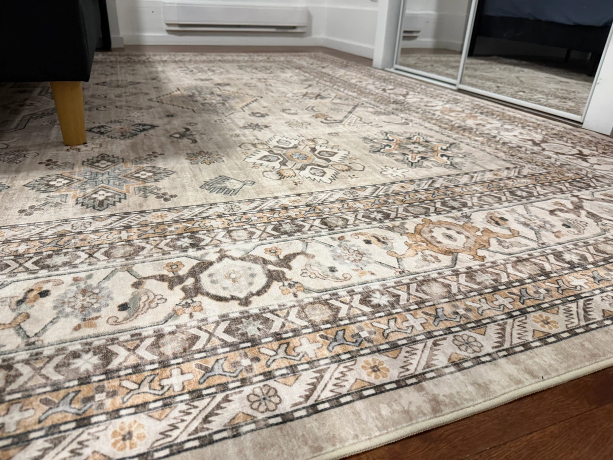 Large Traditional Style Area Rug - photo 3