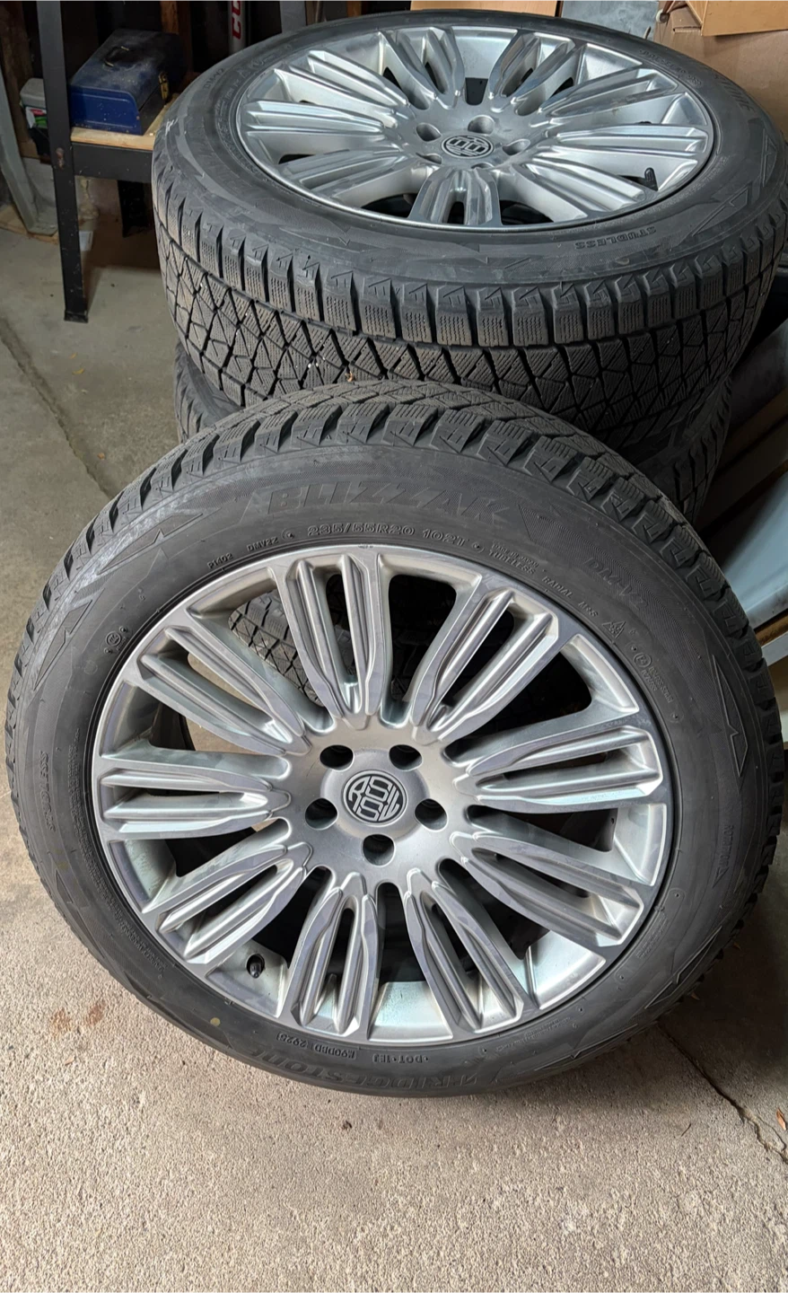 Bridgestone Blizzak Tires with Rims 235/55R20