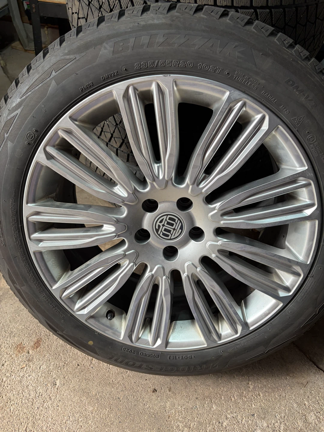 Bridgestone Blizzak Tires with Rims 235/55R20 - photo 2