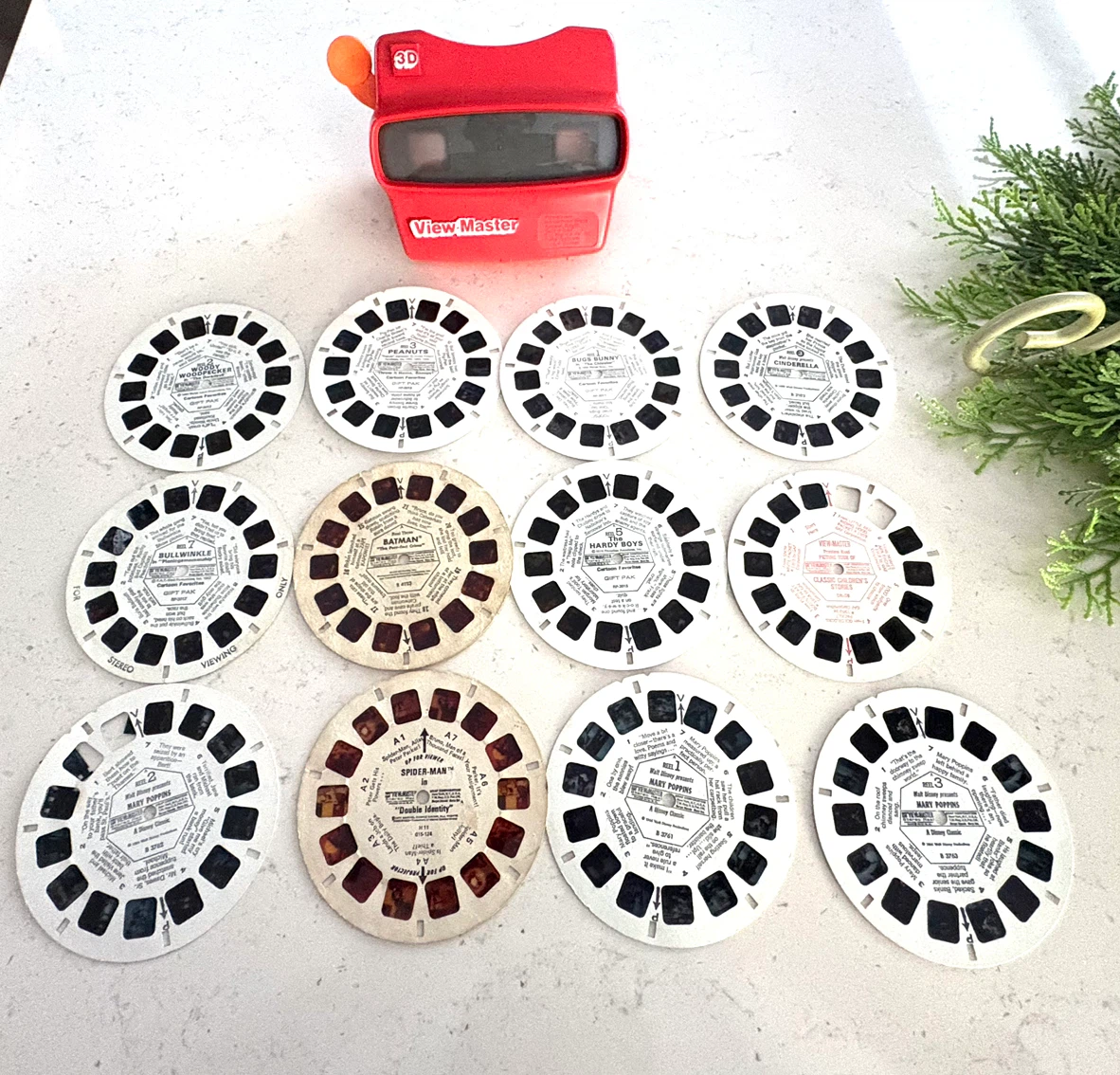 View-Master 3D viewer with reels