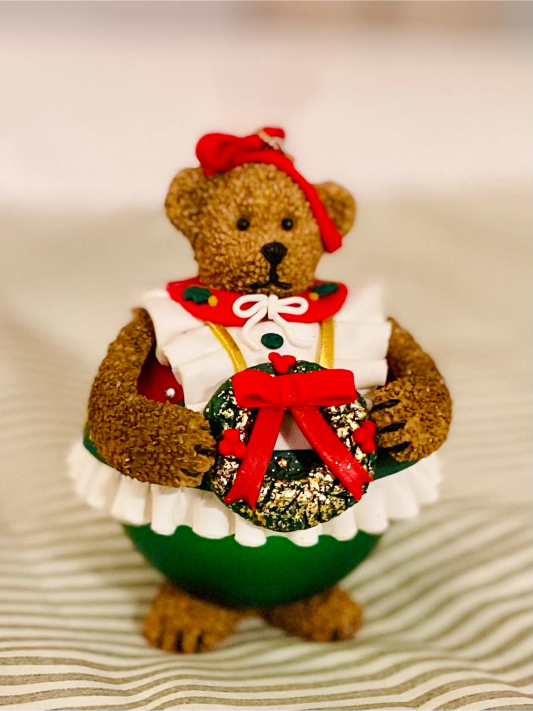 Traditions Christmas Ornament - Bear holding wreath - photo 2