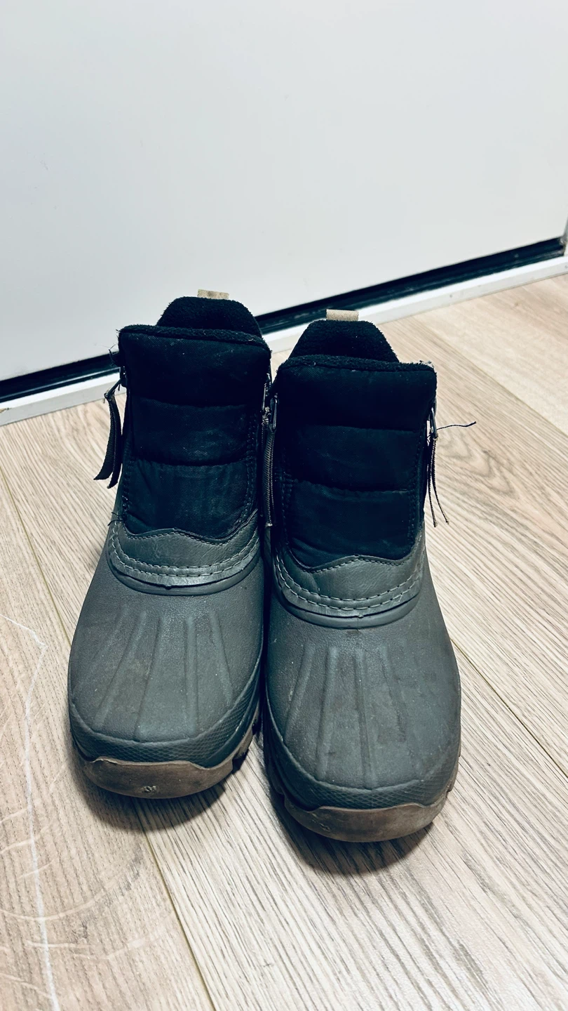 Royal Canadian Waterproof Winter Ankle Boots – Size 7 - photo 3