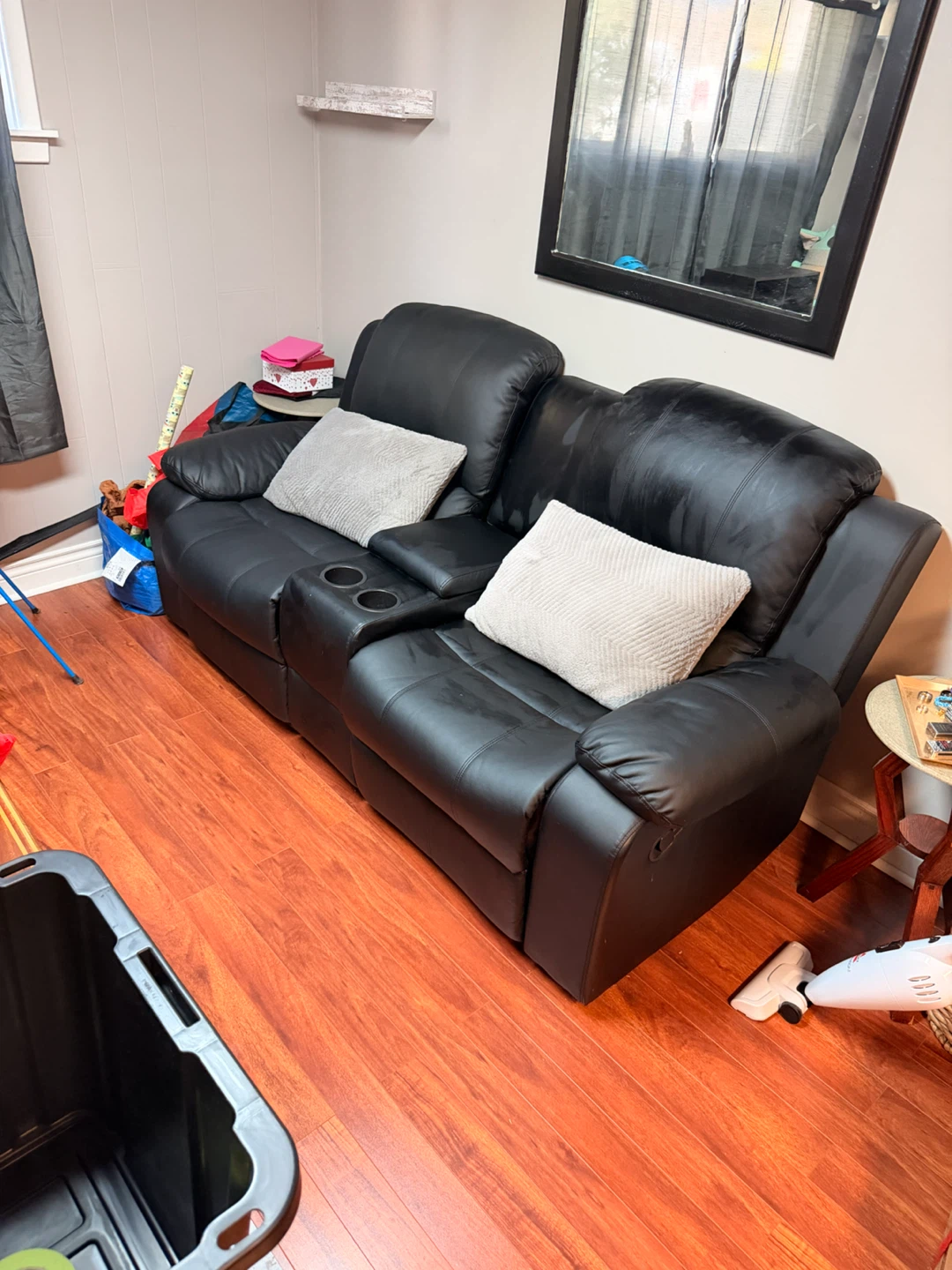 Double recliner sofa