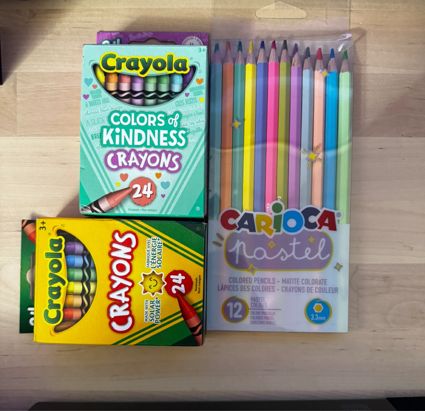 Crayola and carioca colored pencils