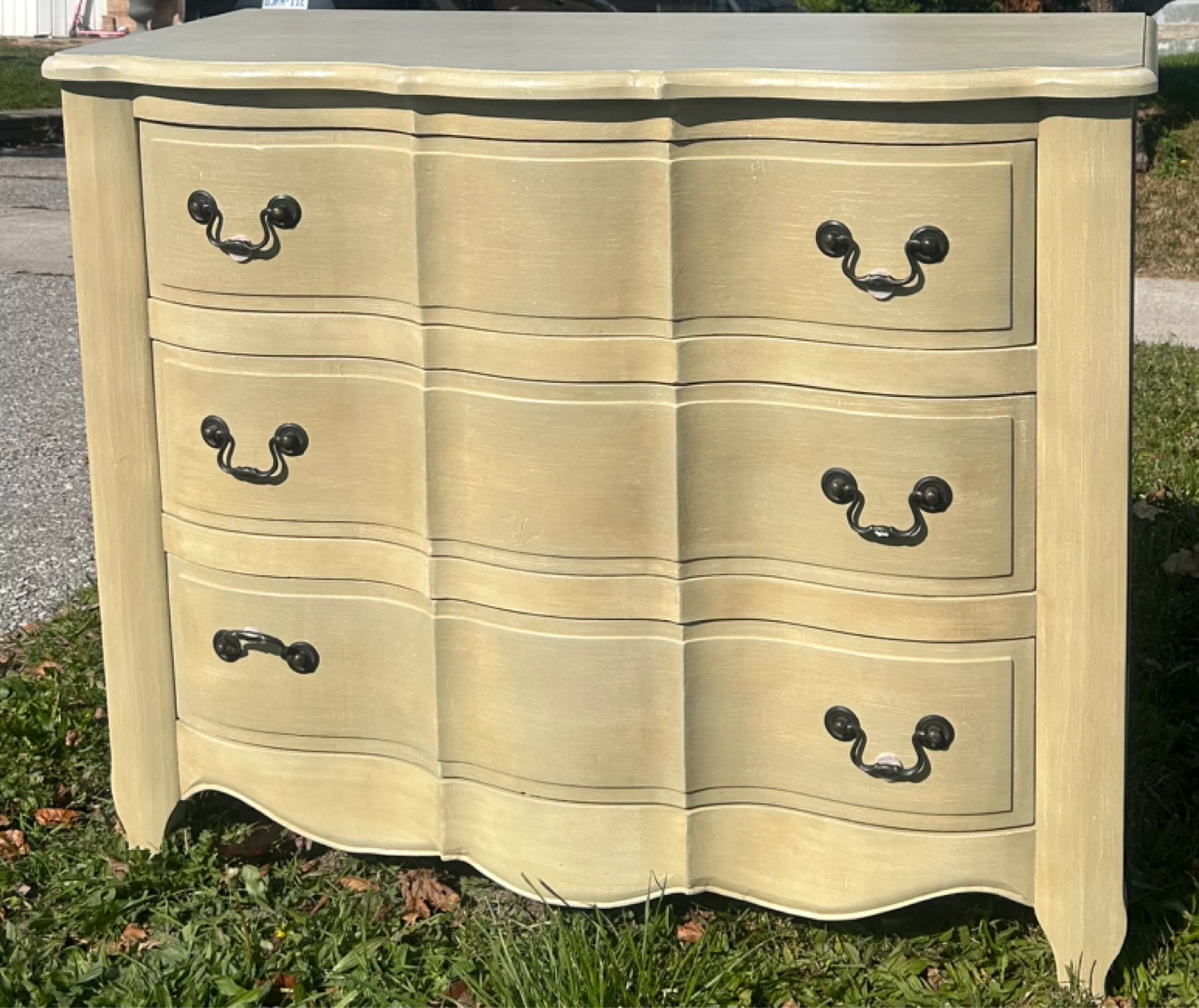 Vintage French Provincial 3-Drawer Dresser / Chest