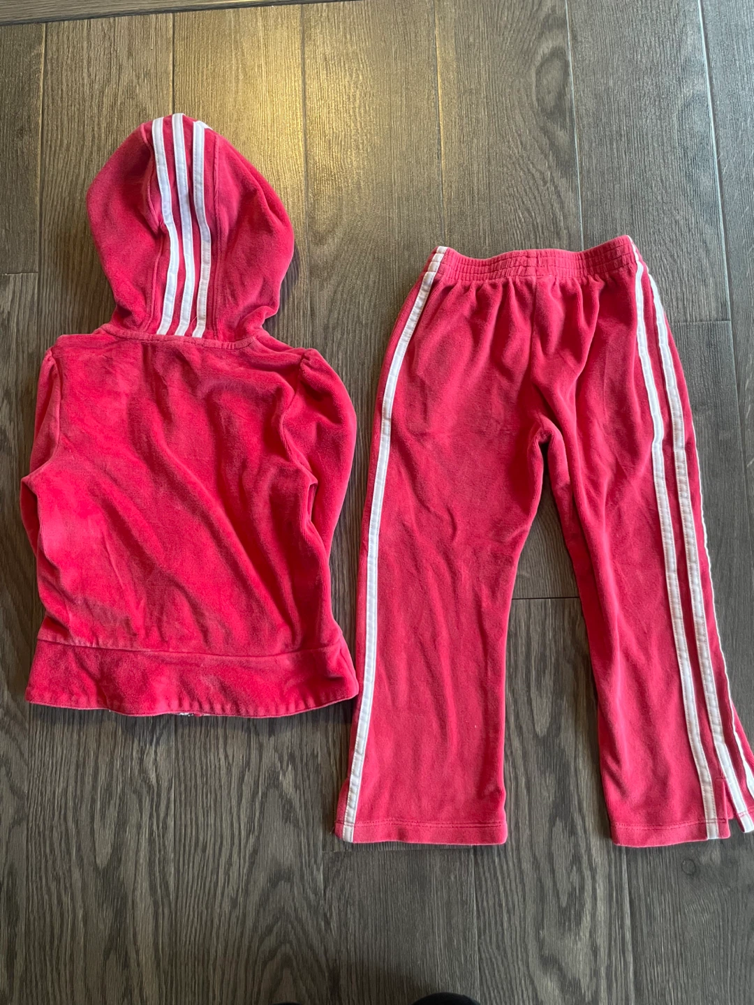 Track Suit. Size 4T. - photo 4